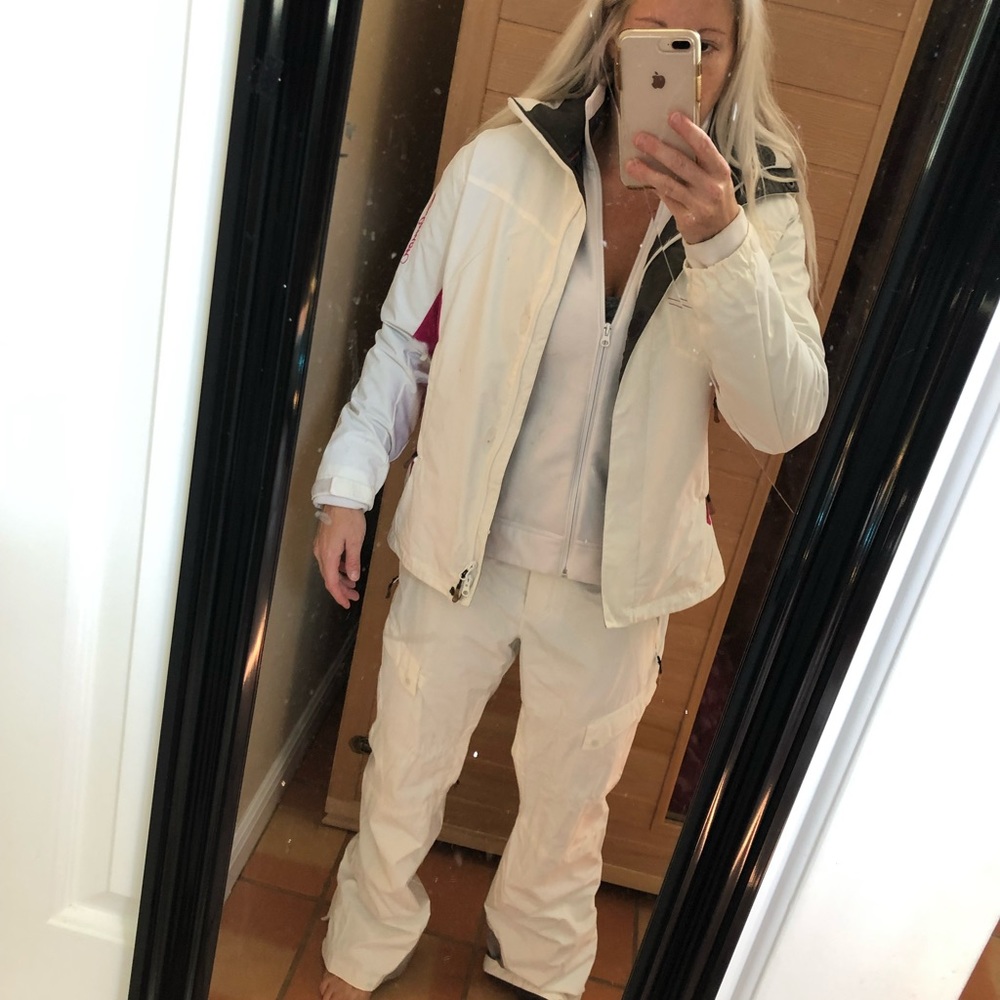 Snowboarding/skiing/snow outfit